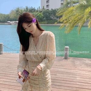 Brand New Vacation Cream Floral Dress